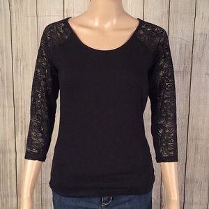 Sexy lace sleeved shirt